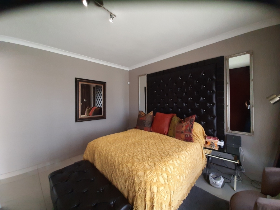 4 Bedroom Property for Sale in Abbotsford Eastern Cape